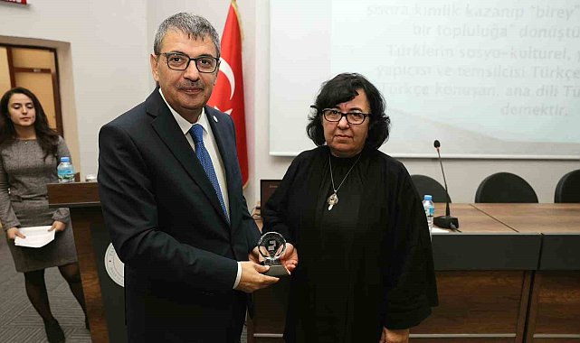 Türk dünyasında ortak alfabe PAÜ'de konuşuldu