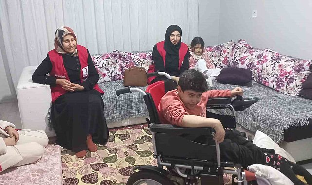 Türk Kızılay Silvan Şubesi tarafından bir vatandaşın tekerlekli sandalye ihtiyacı karşılandı