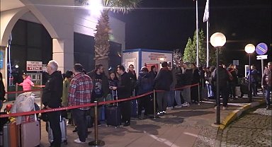 Türk tatilcilerden Yunanistan'ın Midilli Adası'na akın