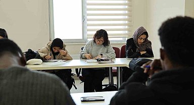 Türkiye'yi gezen Güney Koreli kadın, hayran kaldığı Diyarbakır'da yaşamak için Türkçe öğreniyor