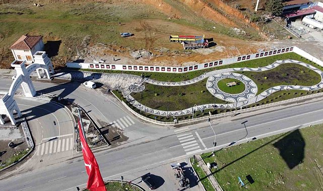 Türkoğlu ilçesine şehitlik anıtı