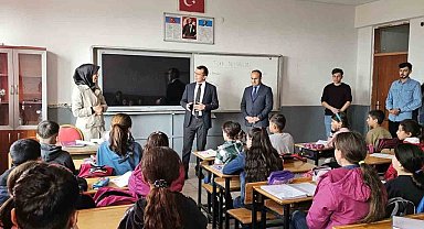 Tutak Kaymakamı Adıbelli, köy okullarını ziyaret etti