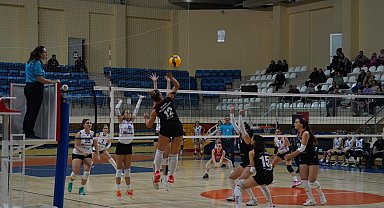 TVF Kadınlar 2. Lig:Bilecik Belediyesi Voleybol Spor Kulübü: 3 -Düzce Voleybol Takımı:0