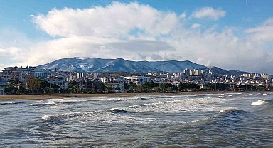 Üç güzellik aynı karede: Kar, kumsal ve deniz