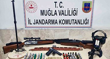 Ula'da silah ve kaçak kazı malzemesi ele geçirildi