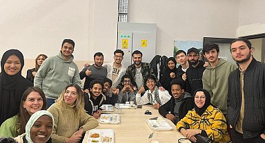 Uluslararası öğrenciler Türk yemekleri yaptılar