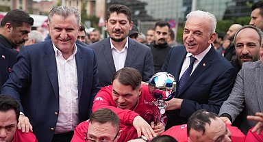 Ümraniye Belediyesi Futsal Takımı ilk maçına çıktı