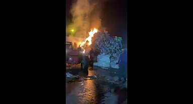 Ümraniye'de atık toplama merkezi alev alev yandı