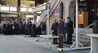 Umre kafilesi dualarla uğurlandı