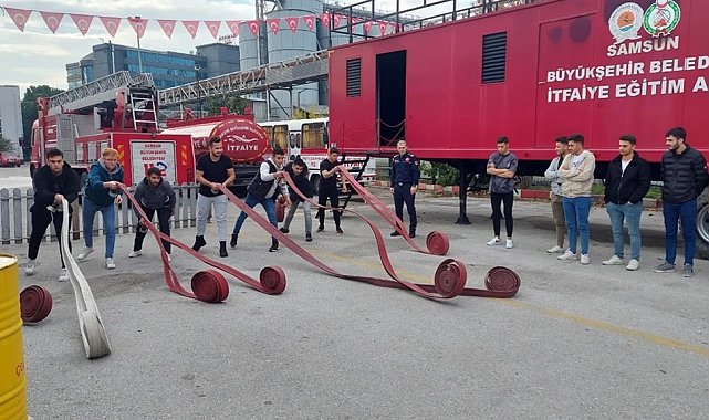 Üniversite öğrencilerine uygulamalı temel itfaiye eğitimi