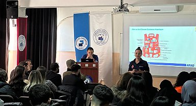 Üniversiteli gençlere afet durumunda yapılması gerekenler anlatıldı