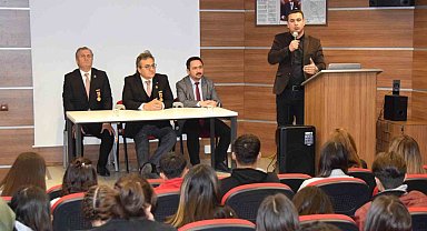 Uşak Lisesi öğrencileri kahraman gazilerle buluştu