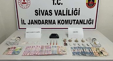 Uyuşturucu tacirlerine Jandarma'dan baskın