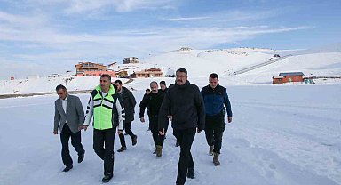 Vali Ali Çelik, yatırımcıları ve kayak severleri Hakkari'ye davet etti