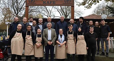 Vali Aslan, özel çocuklarla bir araya geldi