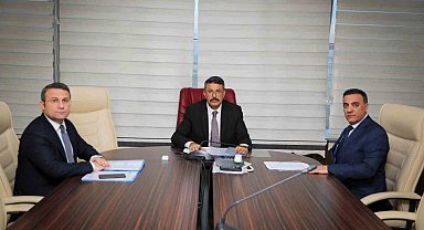 Vali Çelik, Yüksekova Selahaddin Eyyubi Havalimanında incelemelerde bulundu