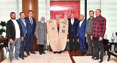 Vali Coşkun kepenek giydi