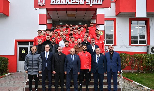 Vali İsmail Ustaoğlu'ndan Balıkesirspor'a destek ziyareti