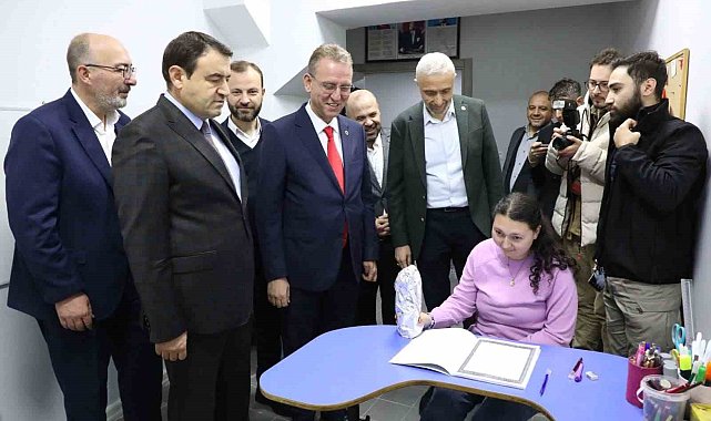 Vali ve milletvekilleri, özel çocuklar ve aileleriyle buluştu