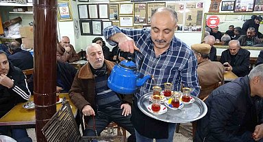 Van'da 81 yıllık çay evi nostaljiyi yaşatıyor