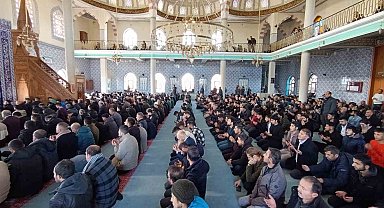Van'daki camilerde Filistin için dua edildi