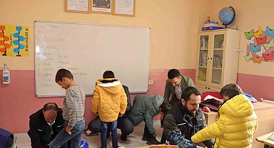 VEDAŞ'tan öğrencilere kışlık hediye