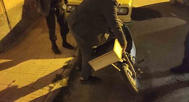 Yakalanacaklarını anlayınca çaldıkları motosikleti bırakıp kaçtılar