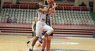 Yalova VİP evinde Adana'yı 82-78 yendi