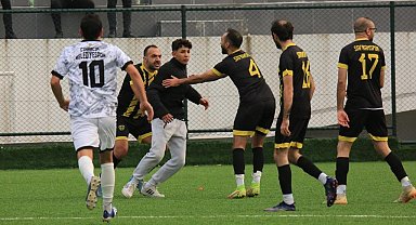 Yalova'da amatör maçlarda saha ve tribünlerde arbede