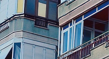 Yalova'da çatıya çıkan köpeği itfaiye ekipleri indirdi