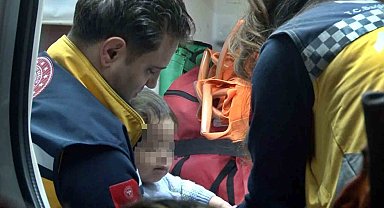 Yanan dairedeki 3 çocuğu komşular, anneannelerini itfaiye kurtardı