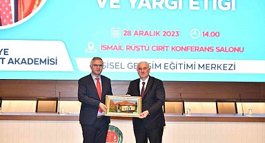 Yargıtay Başkanı Akarca "Akademi Söyleşileri" programına katıldı