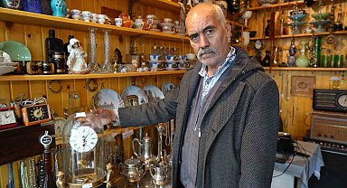 Yarım asırlık antika merakıyla evini ve arsasını sattı