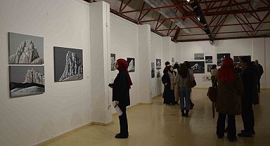 Yer Çekimi-Sessizlik adlı sergi ilgi gördü