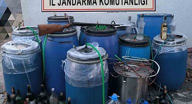 Yılbaşı öncesi darbe üstüne darbe: Bin 780 litre sahte içki ele geçirildi