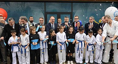 Yıldırım'da yenilenen spor kompleksi hizmete açıldı