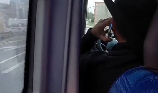 Yol boyunca telefonla konuştu, minibüs şoförünün o halleri kamerada