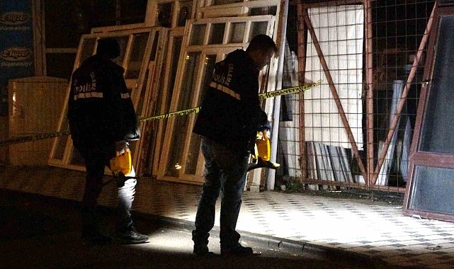 Yol kenarında bıçaklanmış halde bulunan şahıs hayatını kaybetti