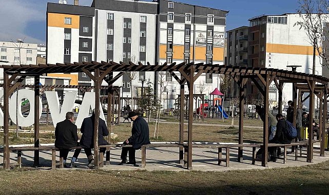 Yüksekova'da yalancı bahar