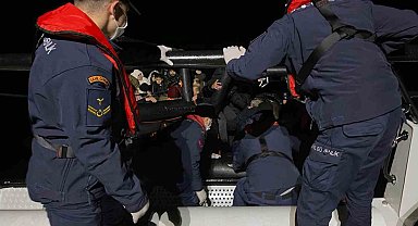 Yunanistan'ın Türk karasularına geri ittiği 45 düzensiz göçmen kurtarıldı