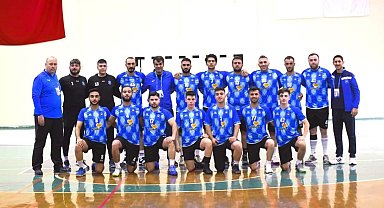 Yunusemre Belediyespor devreyi play off umuduyla bitirdi