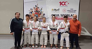 Yunusemreli judocular Uşak'ta madalyaları topladı