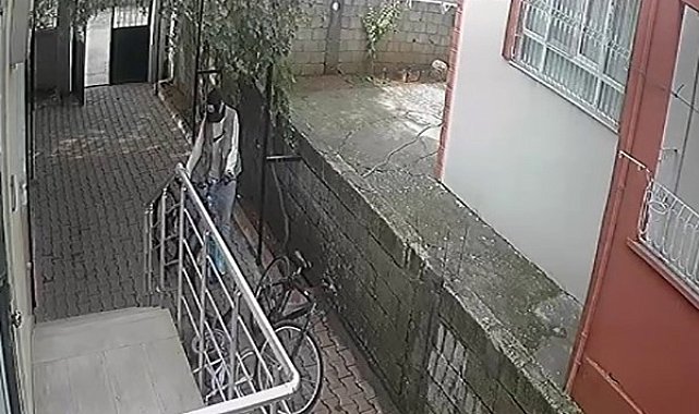 Yüzü maskeli hırsız bahçedeki bisikleti çalıp kayıplara karıştı