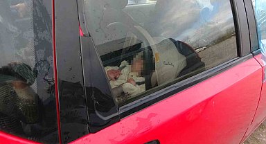 10 aylık bebek araçta mahsur kaldı, anne korku dolu gözlerle bekledi