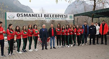 1308 Osmaneli Belediyespor Kız Voleybol takımına tam destek