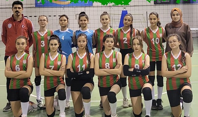1308 Osmaneli Belediyespor Voleybol Takımına ligi 3'üncü bitirdi