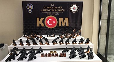 15 yaşındaki Büşra Polat'ın ölümüne neden olan hasım çetelerden ele geçirilen silahlar sergilendi