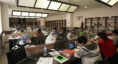 27 gençlik kütüphanesinde tam kapasite hizmet sunuluyor