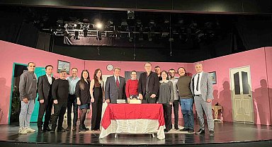 'Katil Kim' oyunu seyirciyi kahkahaya boğdu