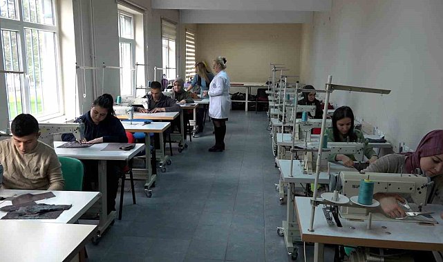 'Mobilya Terziliği' Kursiyerleri çok memnun